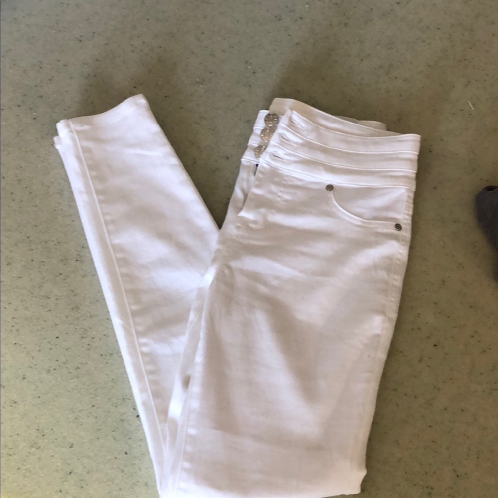 White High rise ankle skinny jean